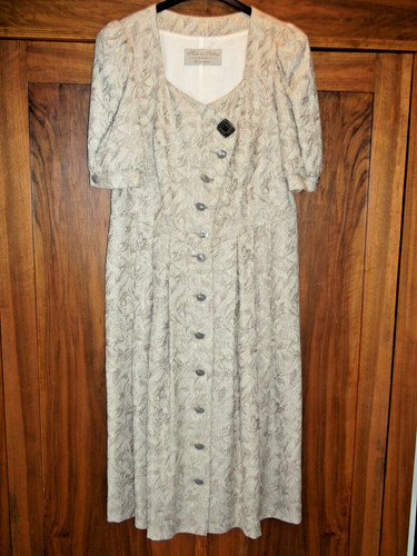 Trachtenkleid kurzarm beige